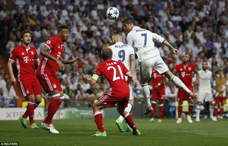 huyen-thoai-clb-doi-hinh-an-3-c1-lien-tiep-cua-real-madrid-b1a