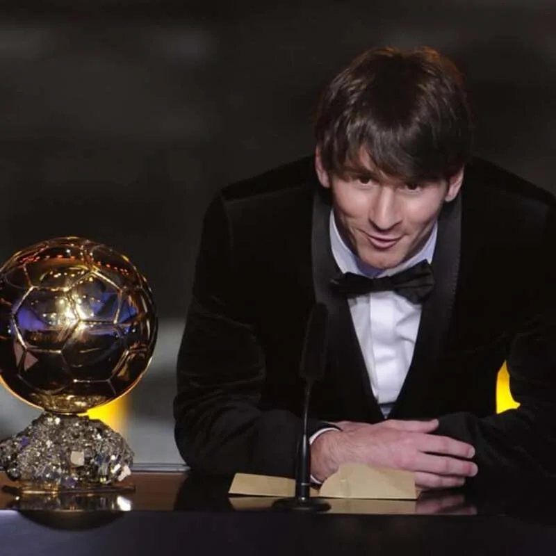 Messi tỏa sáng rực rỡ năm 2011, trở thành trung tâm trong lối chơi kiểm soát bóng đỉnh cao của Barcelona.