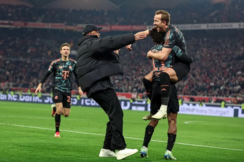 Từ một trung vệ huyền thoại của Premier League, Kompany mang cái uy của nhà lãnh đạo lên băng ghế chỉ đạo.