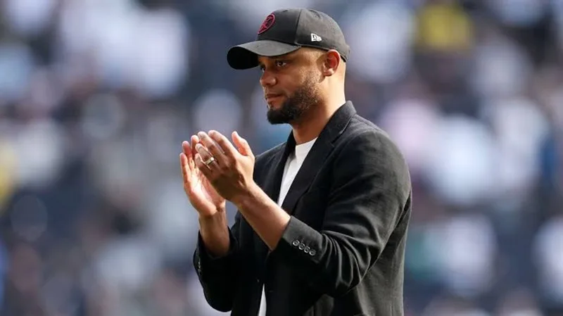 Vincent Kompany - Vị thuyền trưởng trẻ tuổi đầy cá tính đang chèo lái con thuyền "Hùm xám" Bayern Munich.